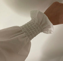 Load image into Gallery viewer, Cece Shirt Jumpers
