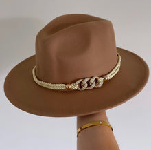 Load image into Gallery viewer, Gee’s Chained Fedora
